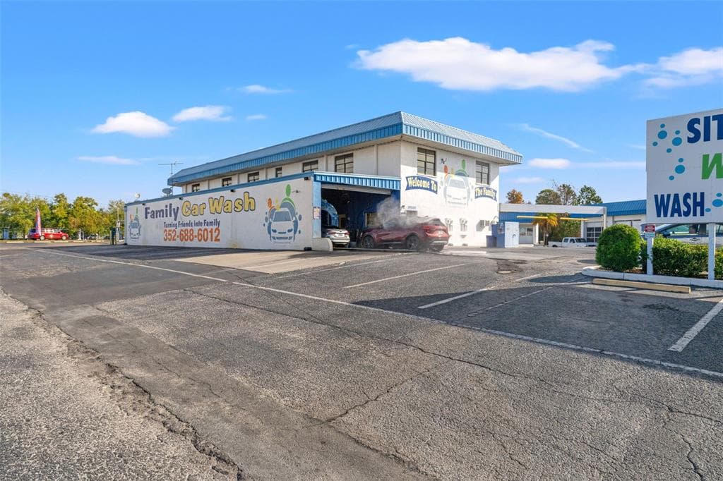 1108 COMMERCIAL WAY SPRING HILL, FL 34606
