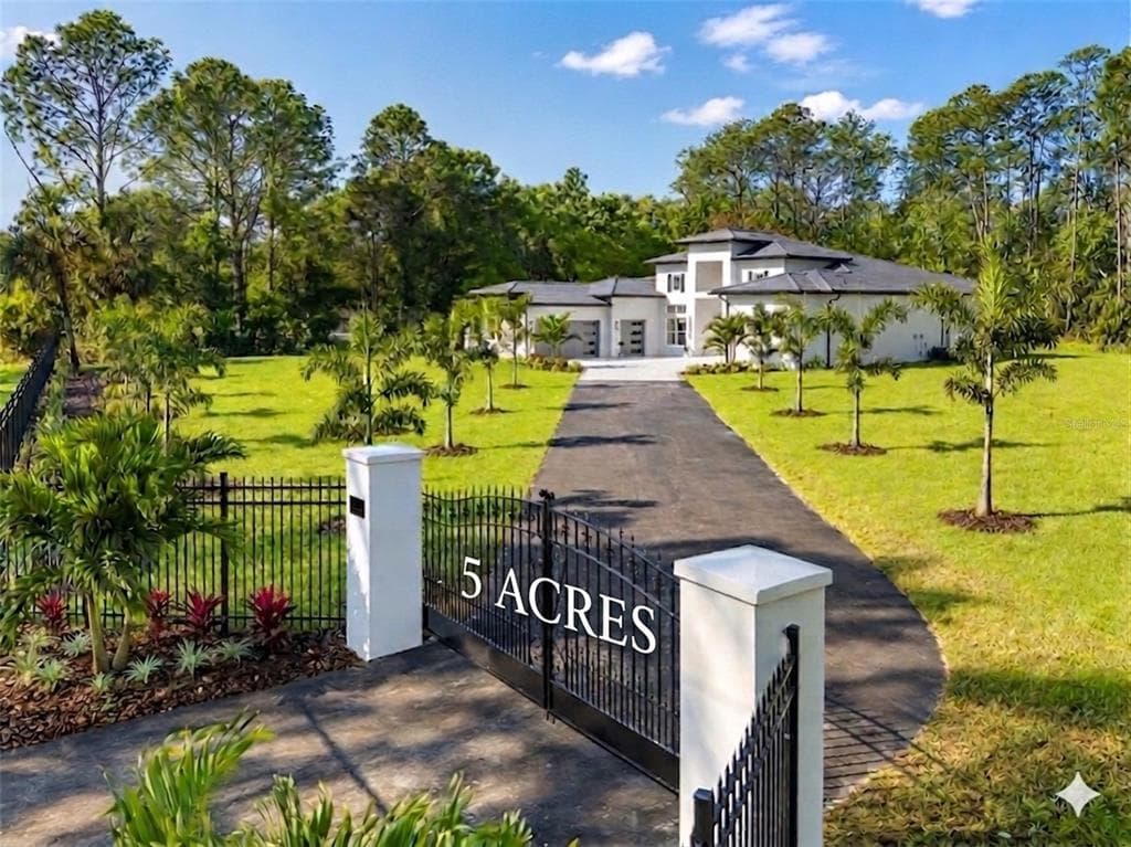 200 N GOODMAN ROAD