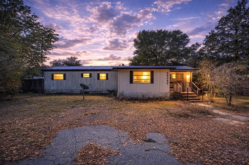 25492 HEBRON STREET BROOKSVILLE, FL 34601