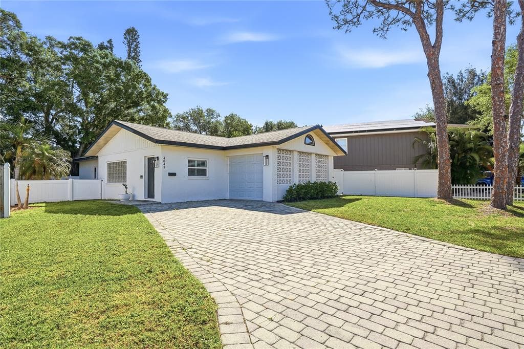 4043 SHORE ACRES BOULEVARD NE ST PETERSBURG, FL 33703