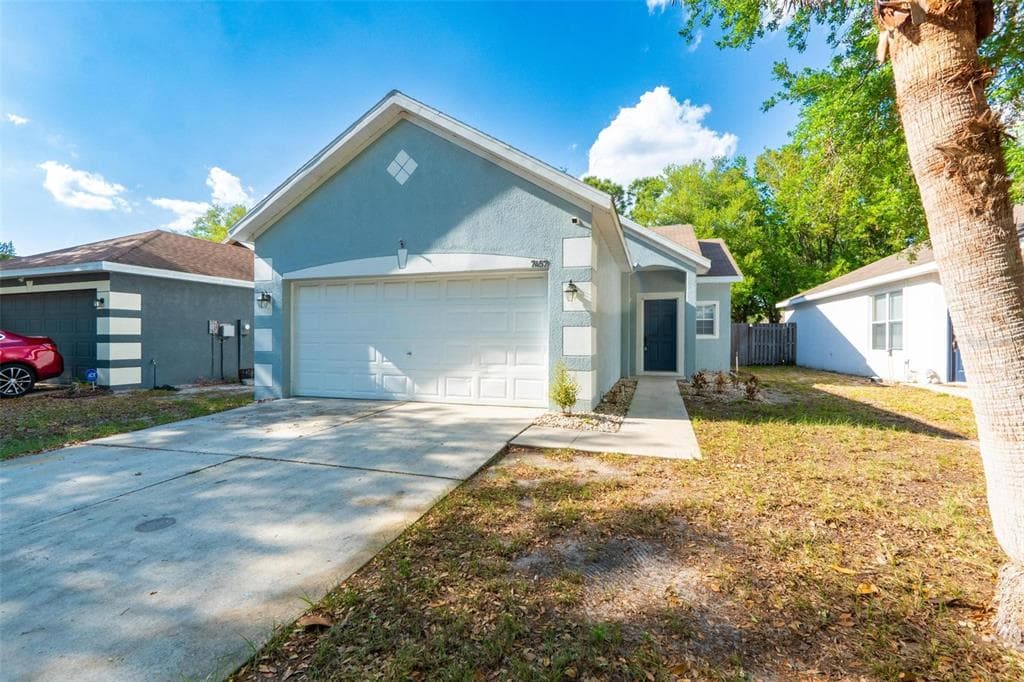 7457 OXFORD GARDEN CIRCLE