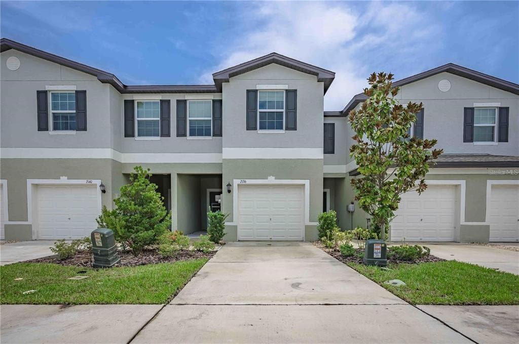 2136 CERULEAN SKY WAY LUTZ, FL 33558