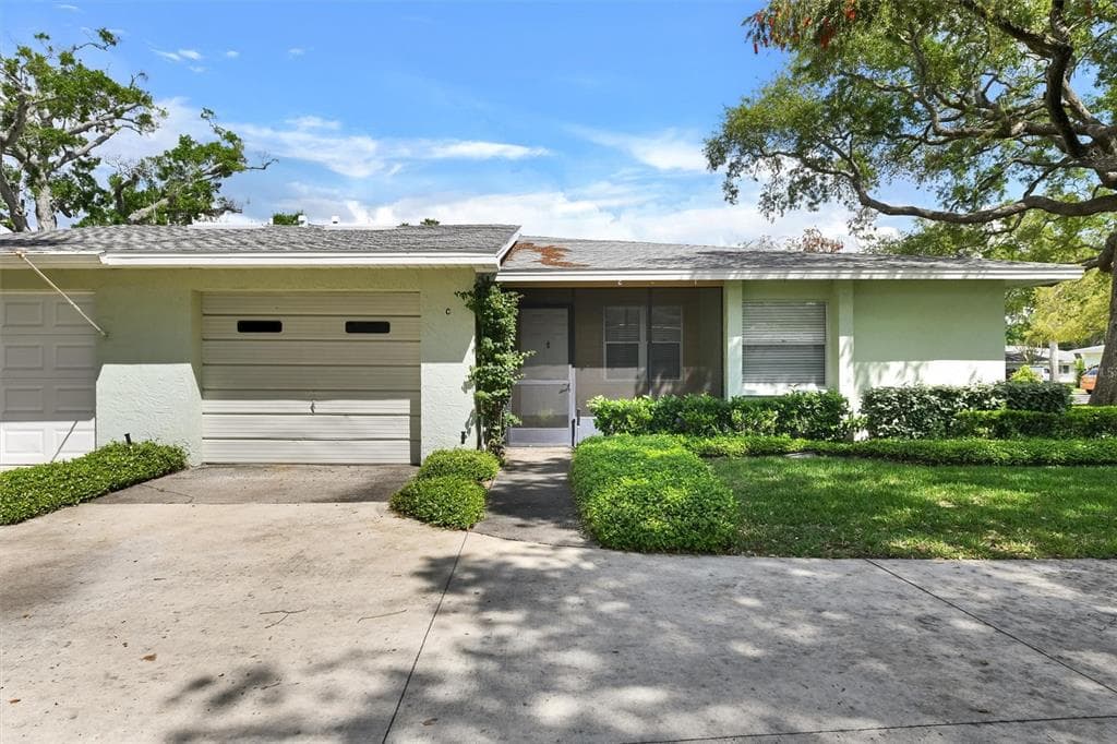 2833 ORANGE TREE CIRCLE N UNIT C PALM HARBOR, FL 34684