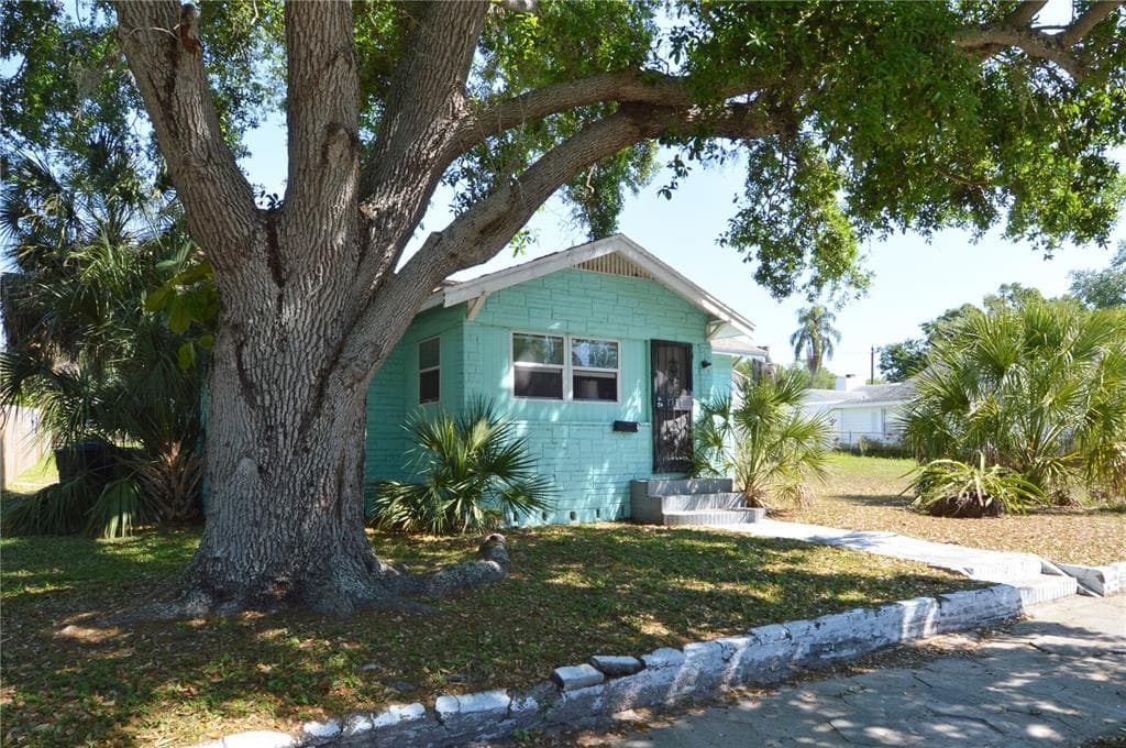 2351 25TH AVENUE S ST PETERSBURG, FL 33712