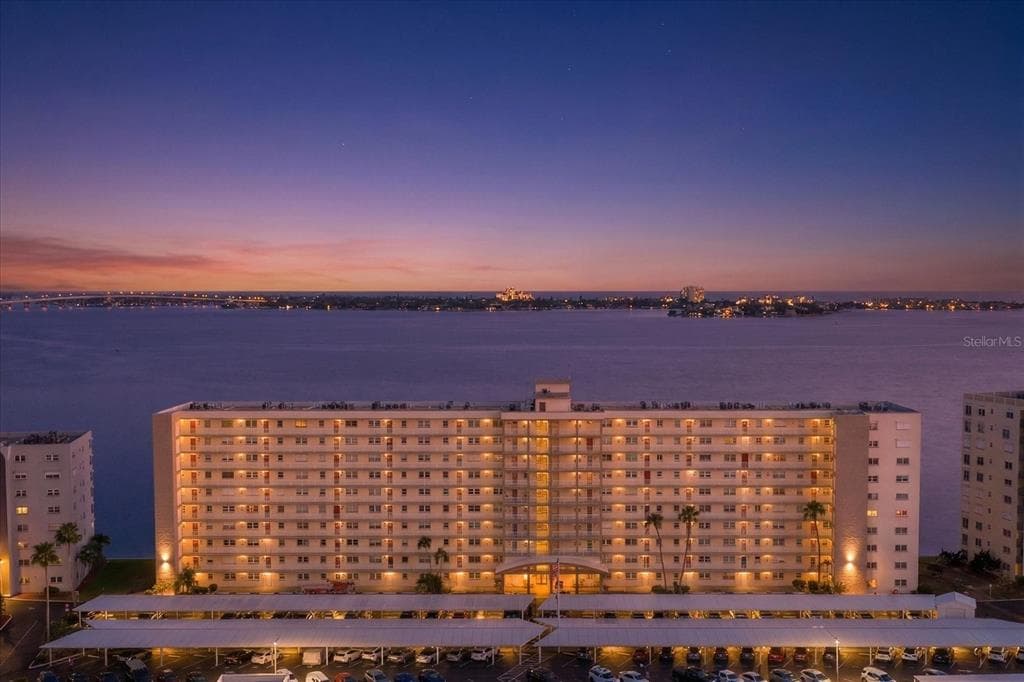 5980 SHORE BOULEVARD S UNIT 207 GULFPORT, FL 33707