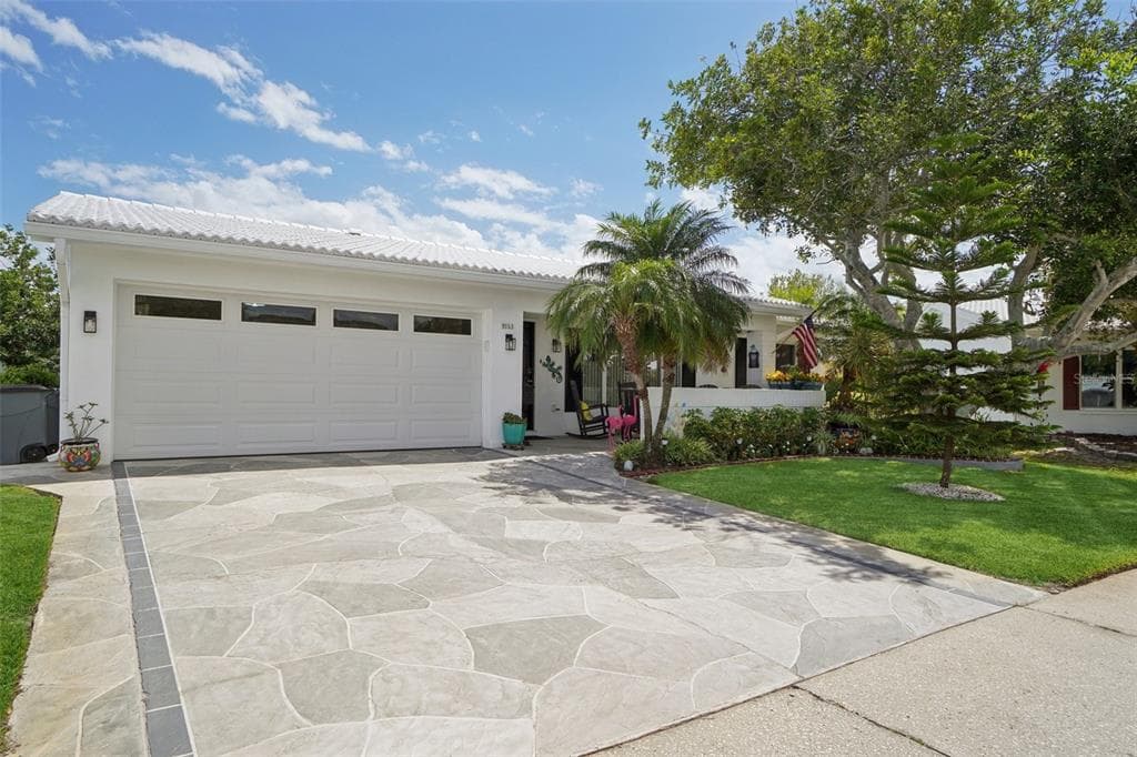 9153 42ND WAY N PINELLAS PARK, FL 33782
