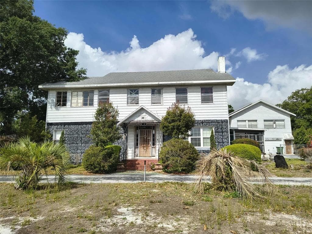 15 LAKE HOWARD DRIVE NW WINTER HAVEN, FL 33880