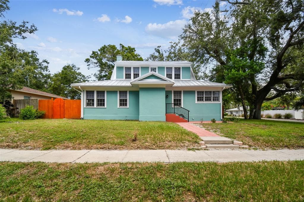 758 WOOD STREET DUNEDIN, FL 34698