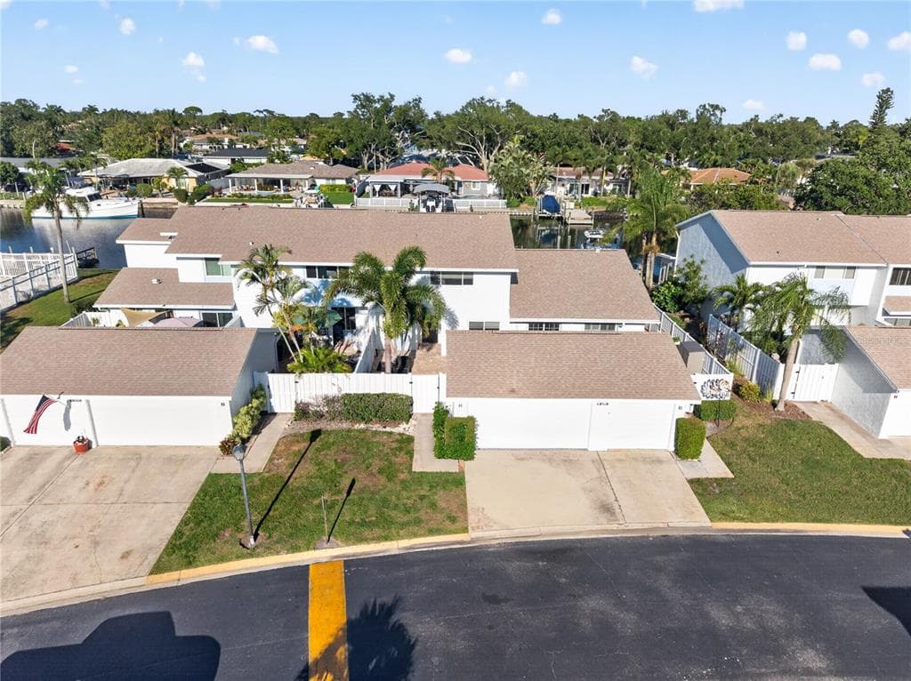 6747 CAPE HATTERAS WAY NE UNIT 3 ST PETERSBURG, FL 33702