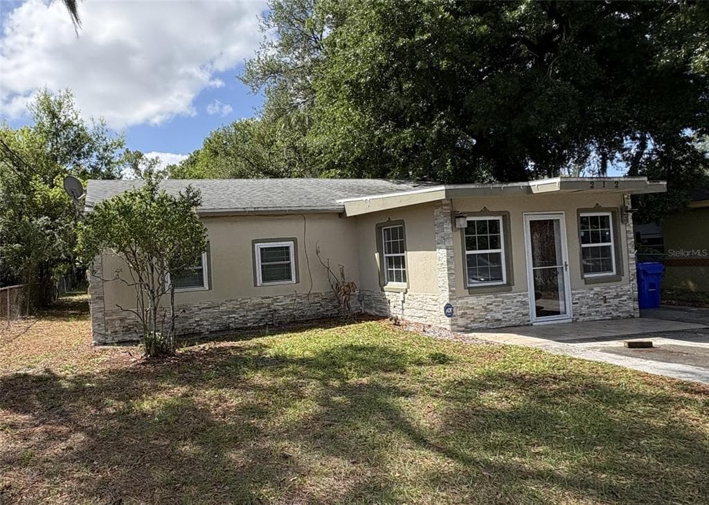 212 BASSEDENA CIRCLE S LAKELAND, FL 33805