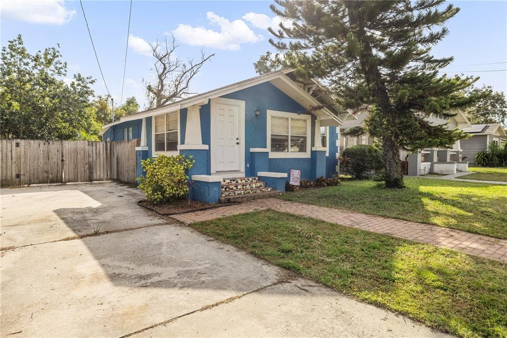 1209 E IDA STREET TAMPA, FL 33603