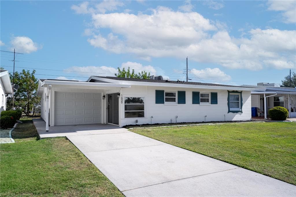 1609 COUNCIL DRIVE SUN CITY CENTER, FL 33573