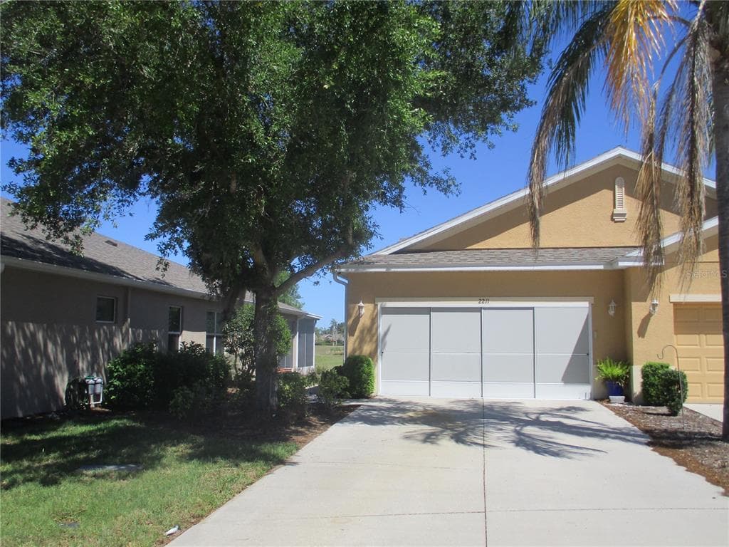 2211 OAKLEY GREEN DRIVE SUN CITY CENTER, FL 33573