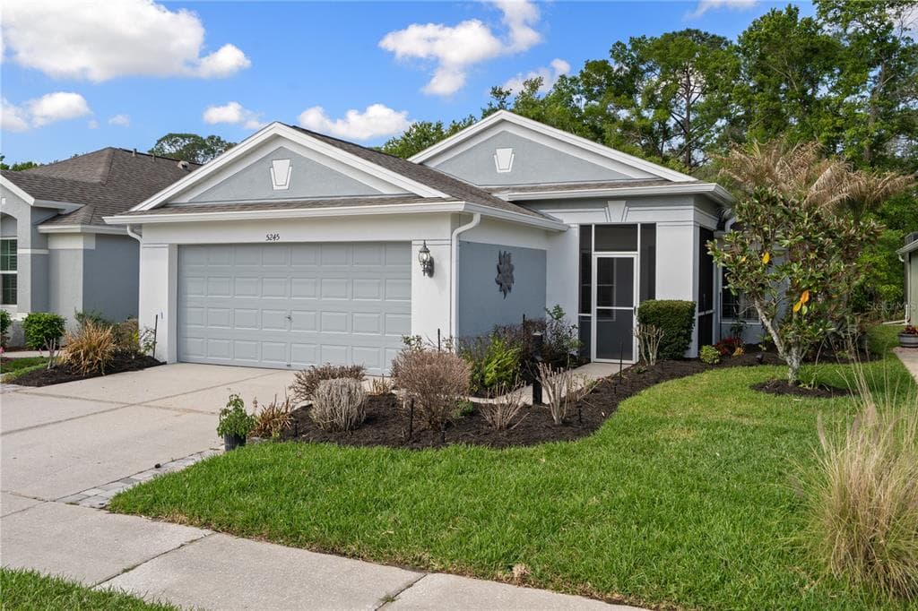 5245 GATO DEL SOL CIRCLE WESLEY CHAPEL, FL 33544
