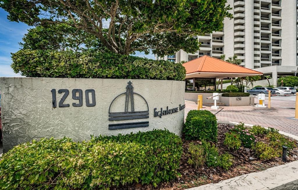 1290 GULF BOULEVARD UNIT 2004 CLEARWATER BEACH, FL 33767