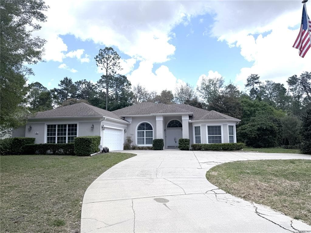 13 OAK VILLAGE BOULEVARD S HOMOSASSA, FL 34446