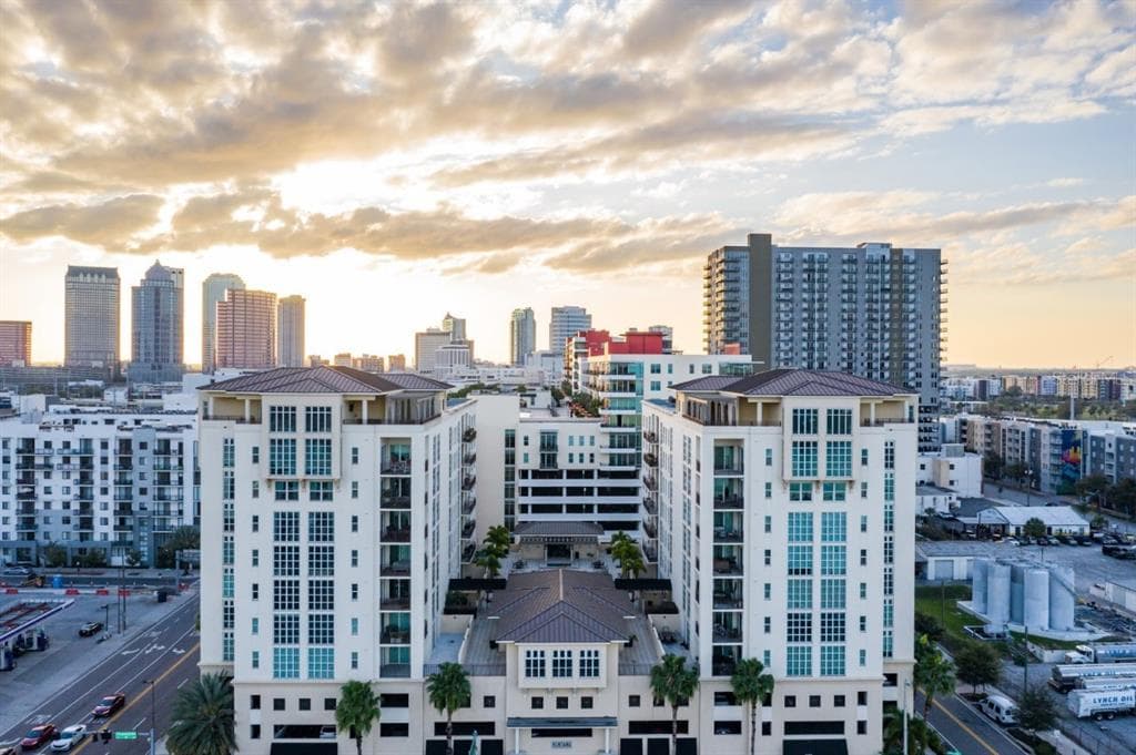 1227 E MADISON STREET UNIT 902 TAMPA, FL 33602