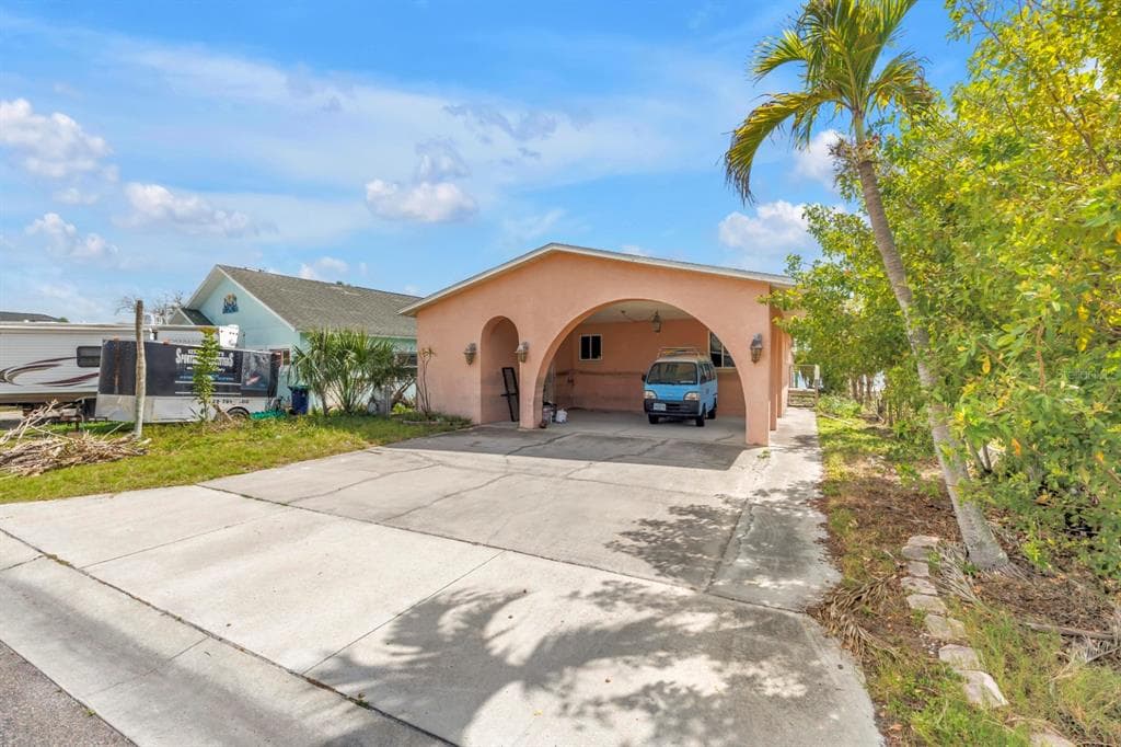 623 180TH AVENUE E REDINGTON SHORES, FL 33708