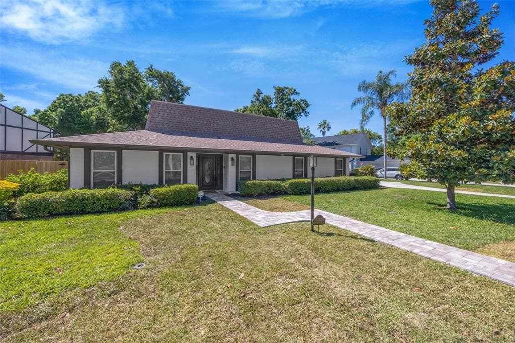 13313 GOLF CREST CIRCLE TAMPA, FL 33618