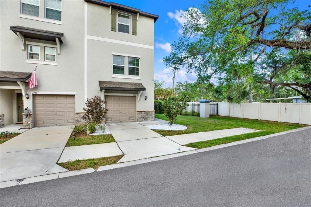 4732 PICKERING HARBOR PLACE TAMPA, FL 33619