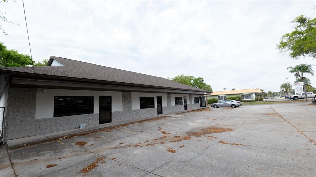 190 PATRICIA AVENUE UNIT 4 DUNEDIN, FL 34698