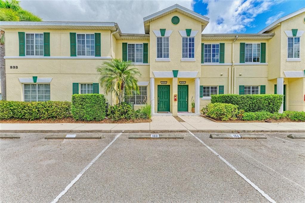 233 CAPE HARBOUR LOOP UNIT 103 BRADENTON, FL 34212