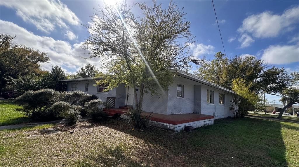 2605 E 17TH AVENUE TAMPA, FL 33605