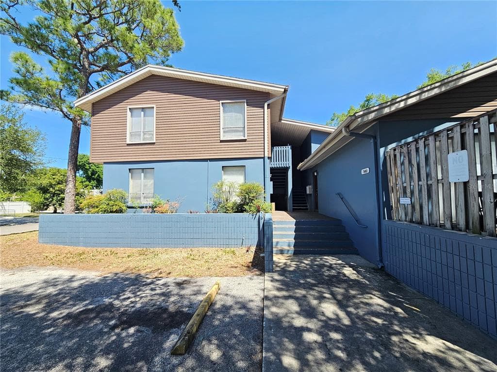 7602 POWHATAN AVENUE W UNIT 3 TAMPA, FL 33615