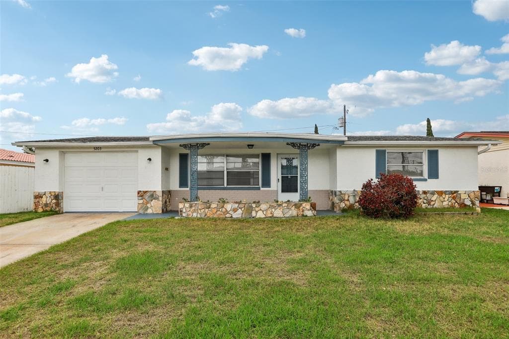 5203 OVERTON DRIVE NEW PORT RICHEY, FL 34652