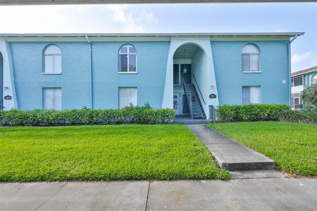 284 115TH AVENUE N UNIT 3 ST PETERSBURG, FL 33716