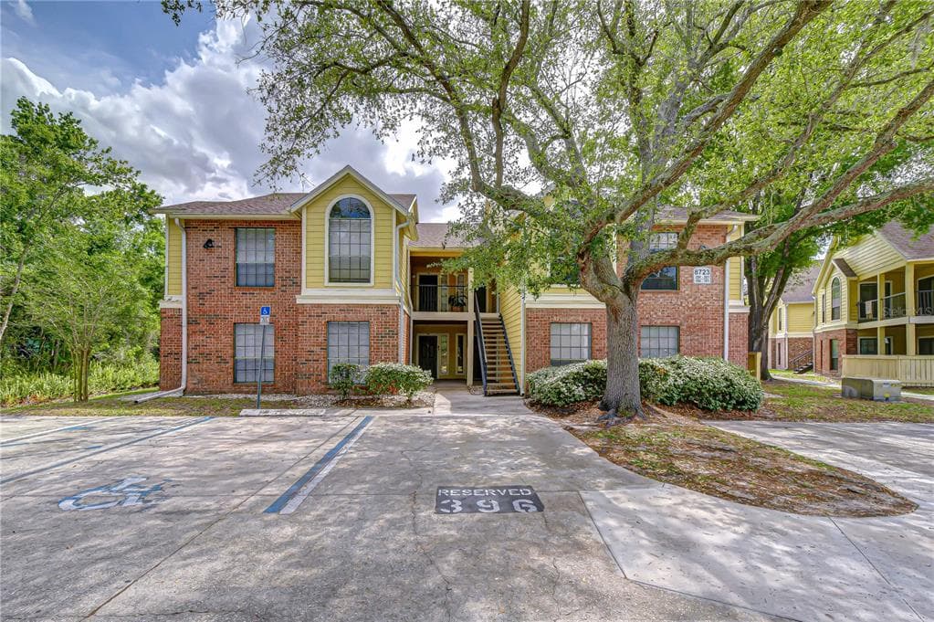 8723 FANCY FINCH DRIVE UNIT 201 TAMPA, FL 33614