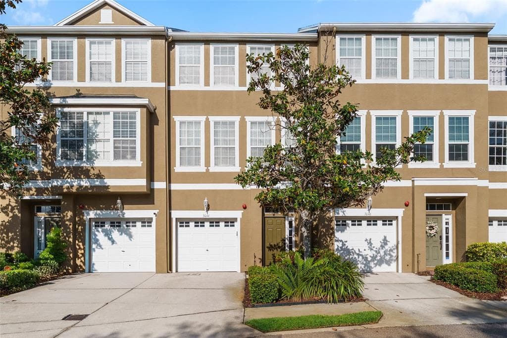 3044 POINTEVIEW DRIVE TAMPA, FL 33611