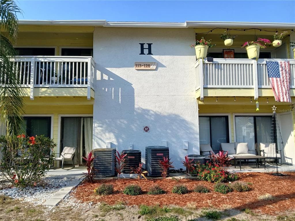 455 ALT 19 S UNIT 121 PALM HARBOR, FL 34683