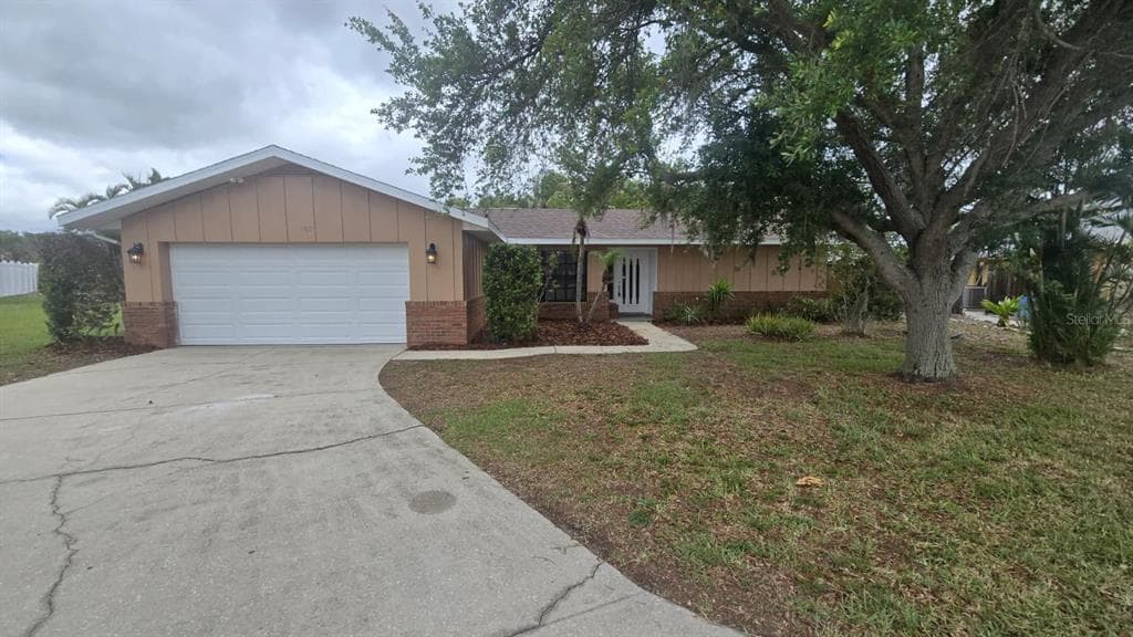 1827 76TH STREET W BRADENTON, FL 34209