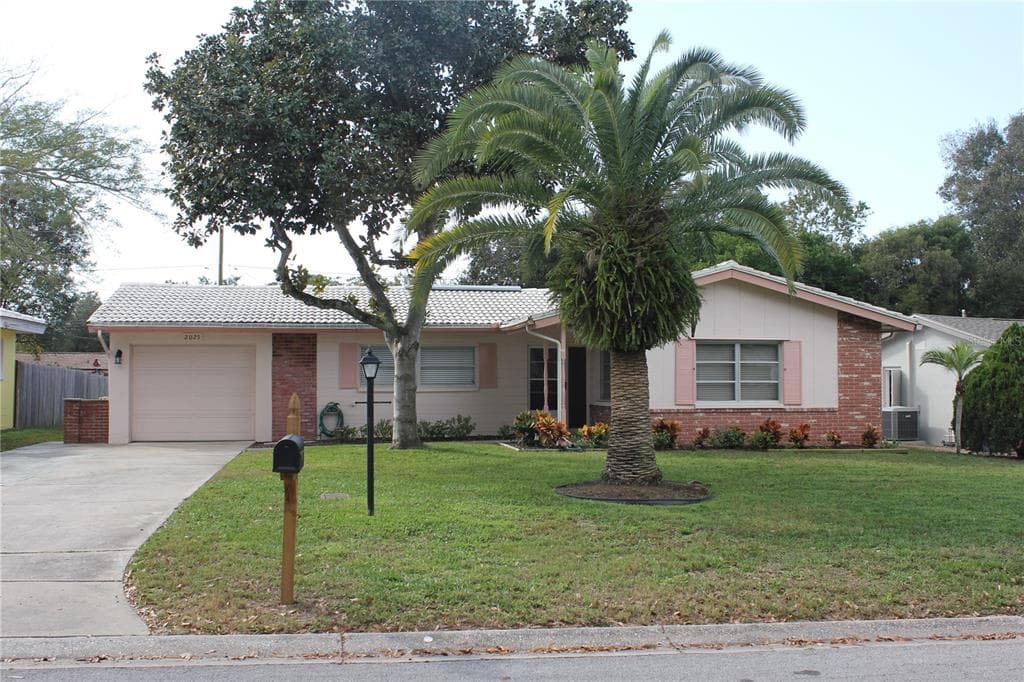 2025 PINE RIDGE DRIVE CLEARWATER, FL 33763