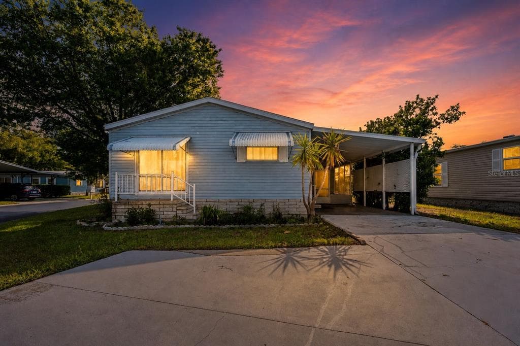 3210 HICKORY DRIVE WESLEY CHAPEL, FL 33543