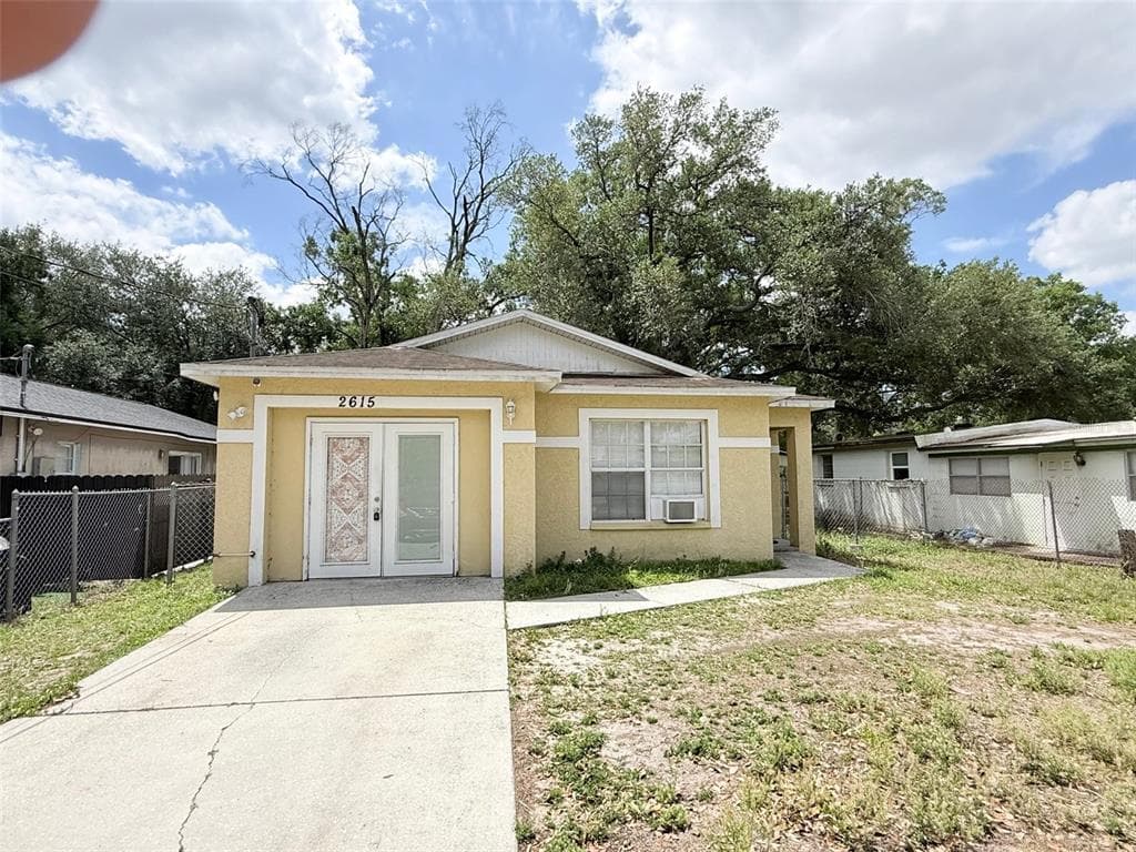 2615 E CURTIS STREET TAMPA, FL 33610