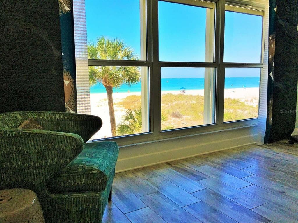5000 GULF BOULEVARD UNIT 303 ST PETERSBURG, FL 33706