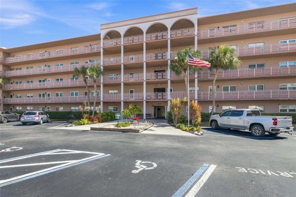5521 80TH STREET N UNIT 212 ST PETERSBURG, FL 33709