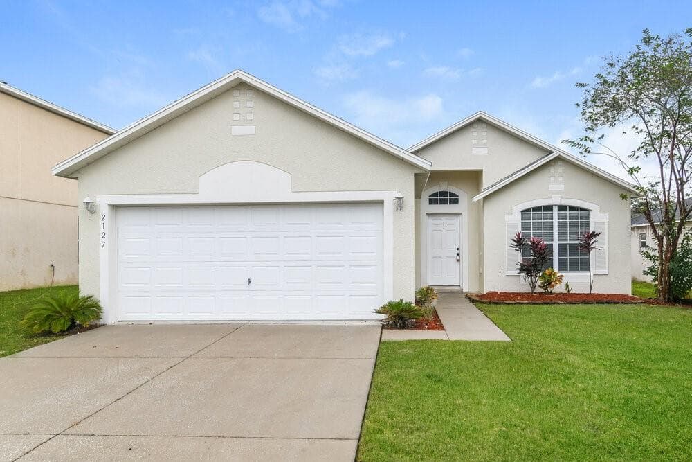 2127 AITKIN LOOP LEESBURG, FL 34748