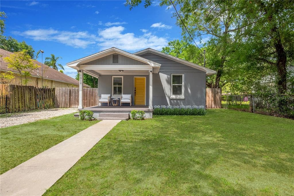1910 E HENRY AVENUE TAMPA, FL 33610