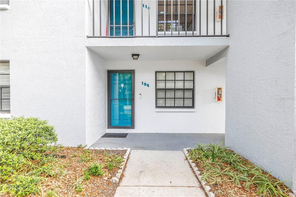 11800 PARK BOULEVARD UNIT 104 SEMINOLE, FL 33772