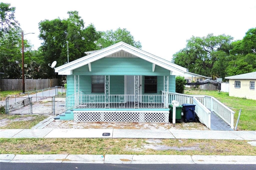 1302 E 33RD AVENUE TAMPA, FL 33603