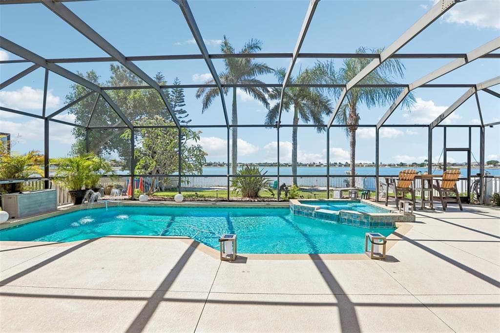 1638 MIRA LAGO CIRCLE