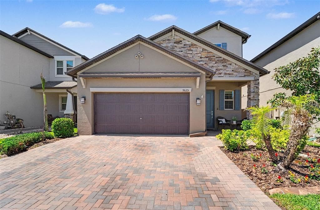 9625 WILD BEGONIA LOOP LAND O LAKES, FL 34637