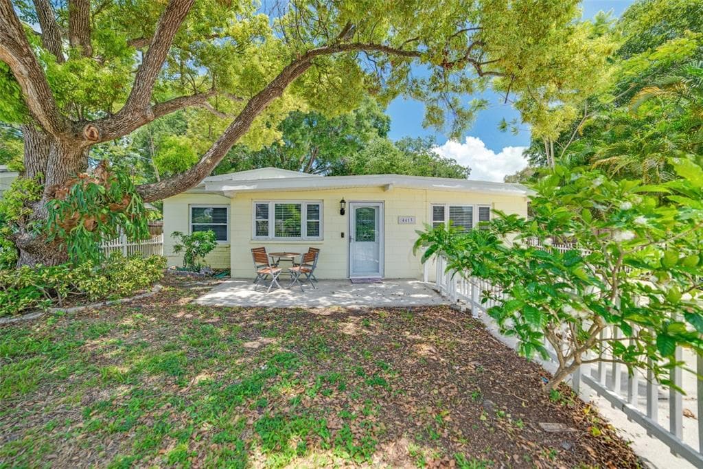4413 W ROGERS AVENUE TAMPA, FL 33611