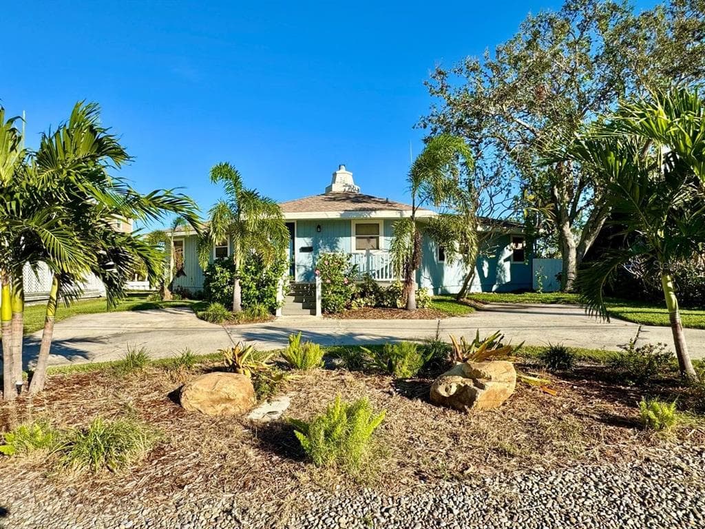4112 BEACH DRIVE SE ST PETERSBURG, FL 33705