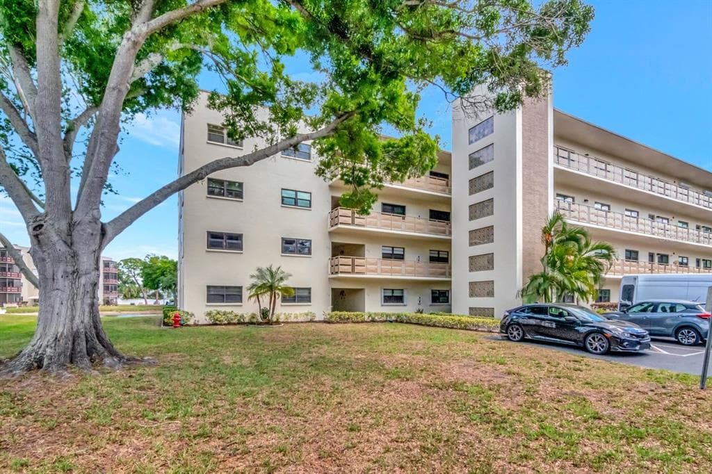 6070 80TH STREET N UNIT 215