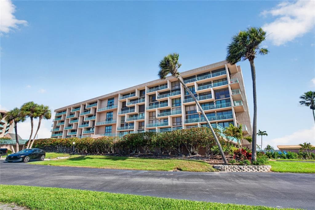 1 KEY CAPRI UNIT 103E TREASURE ISLAND, FL 33706