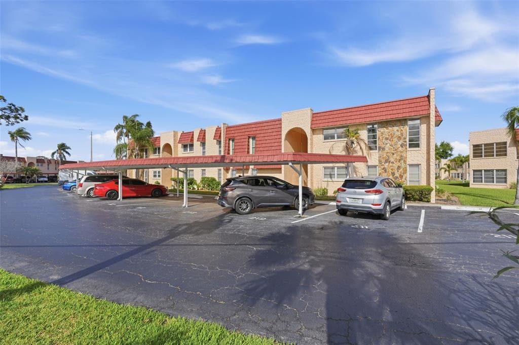 212 CEDARWOOD CIRCLE UNIT 212